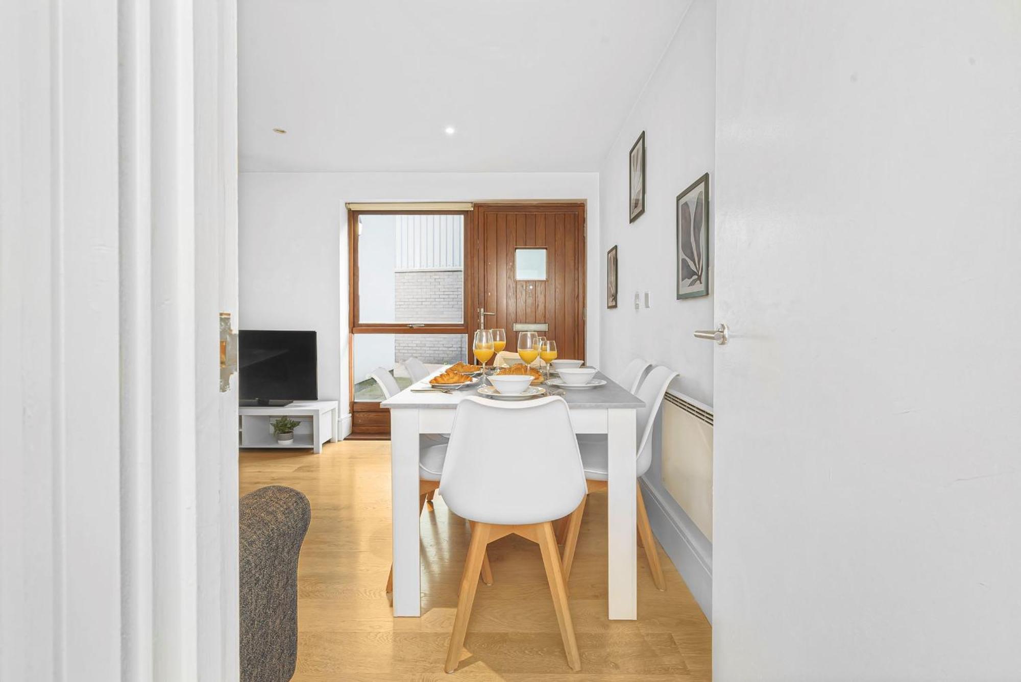 King'S Cross - 2Br With Terrace - Cityapartmentstay London Exterior photo