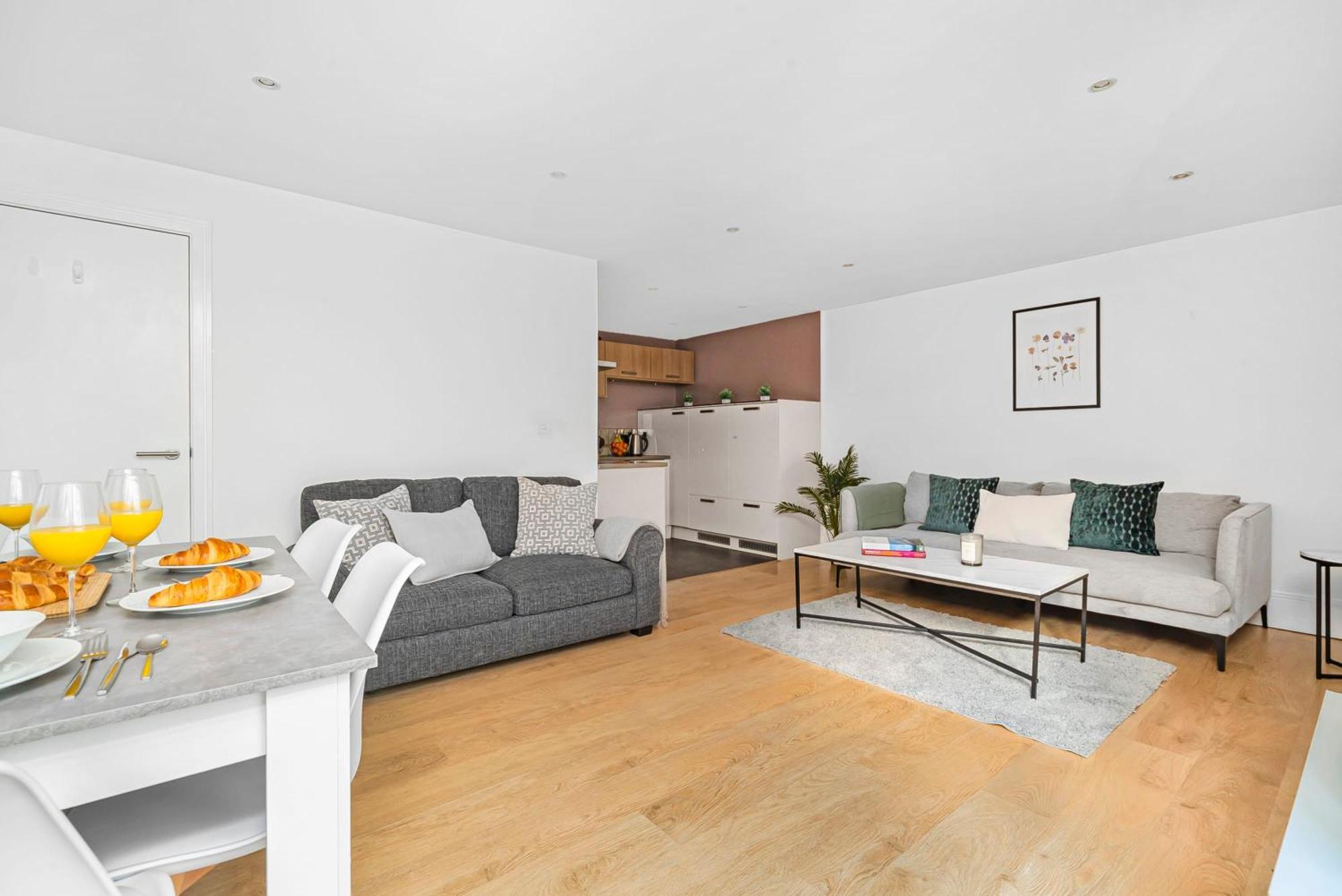 King'S Cross - 2Br With Terrace - Cityapartmentstay London Exterior photo